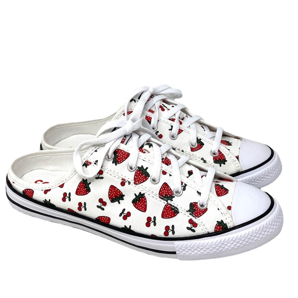 White Strawberry Print Women's Lace-Up Slip-On Sneakers